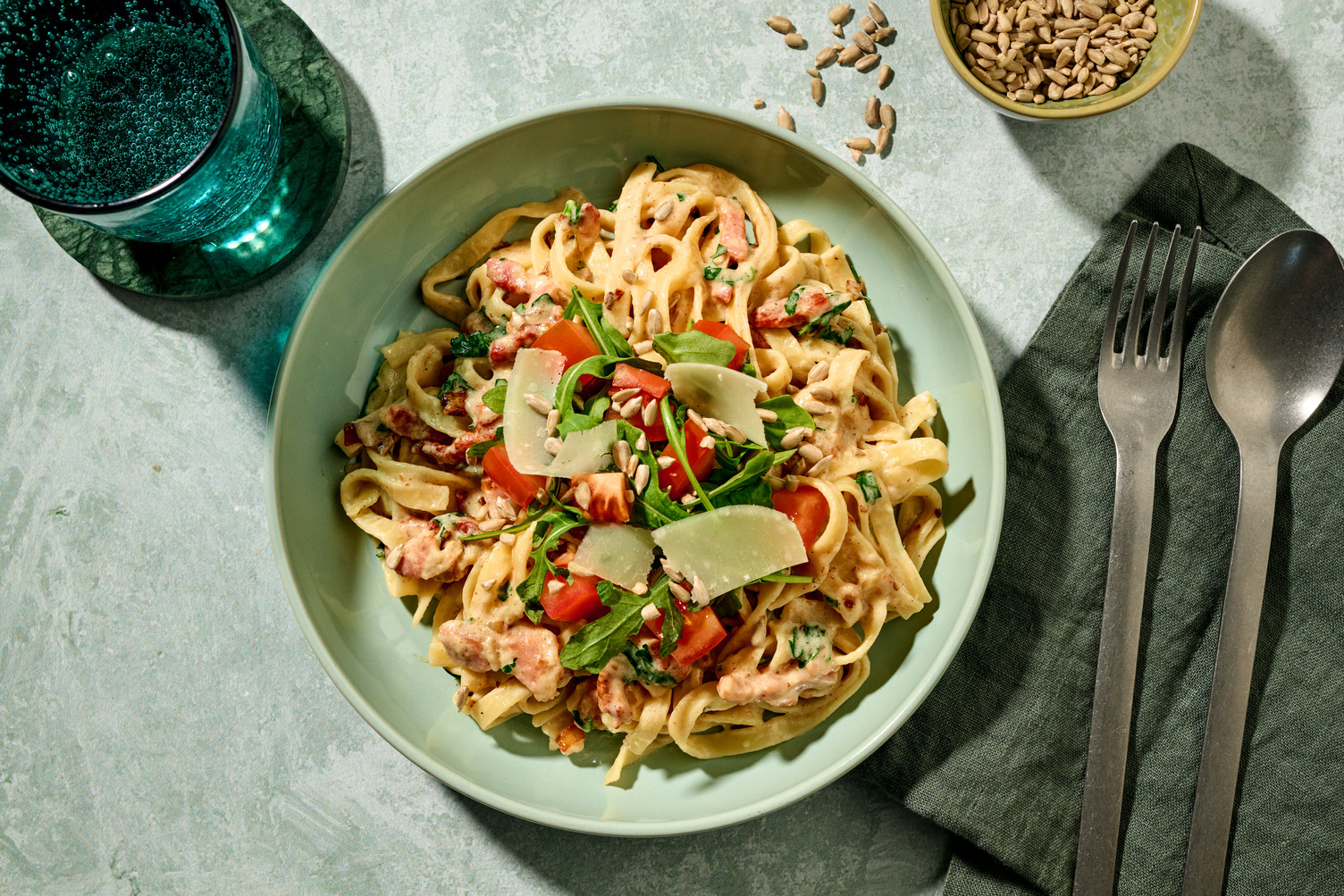 Krämig bacontagliatelle med kyckling