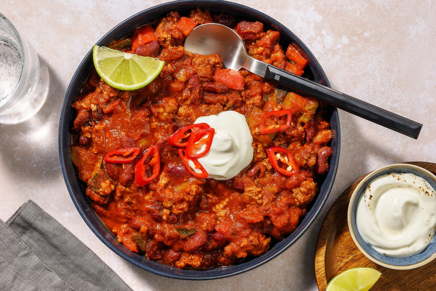 Chili hot di carne, fagioli rossi e peperoni