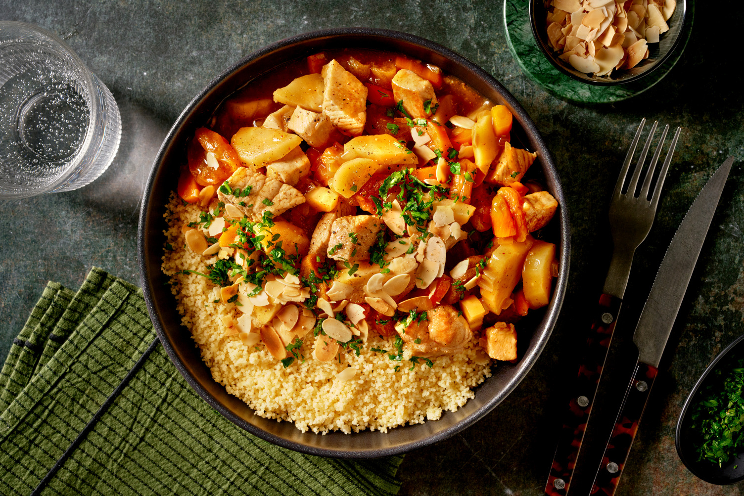 Tajine de veau aux abricots secs & amandes