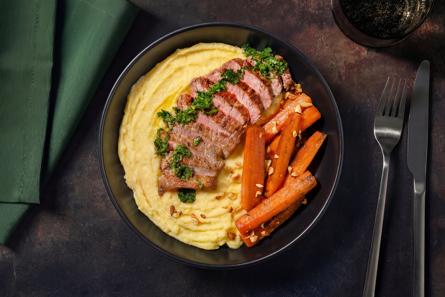 Escalope de veau, amandes & gremolata