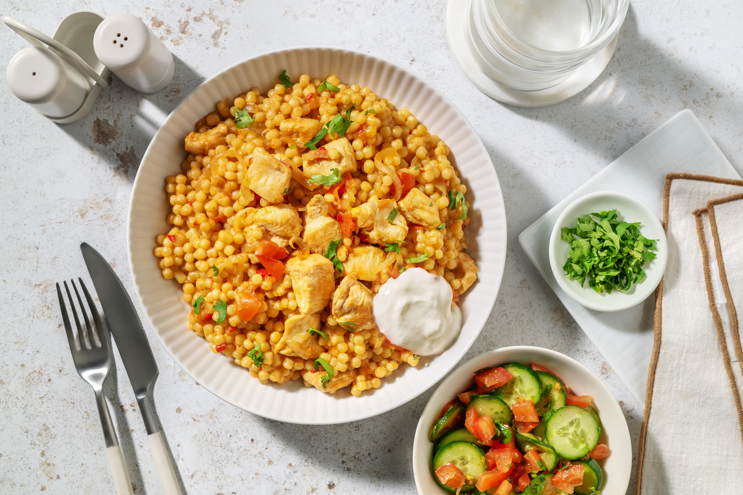Poulet doré à la tomate & aux épices orientales