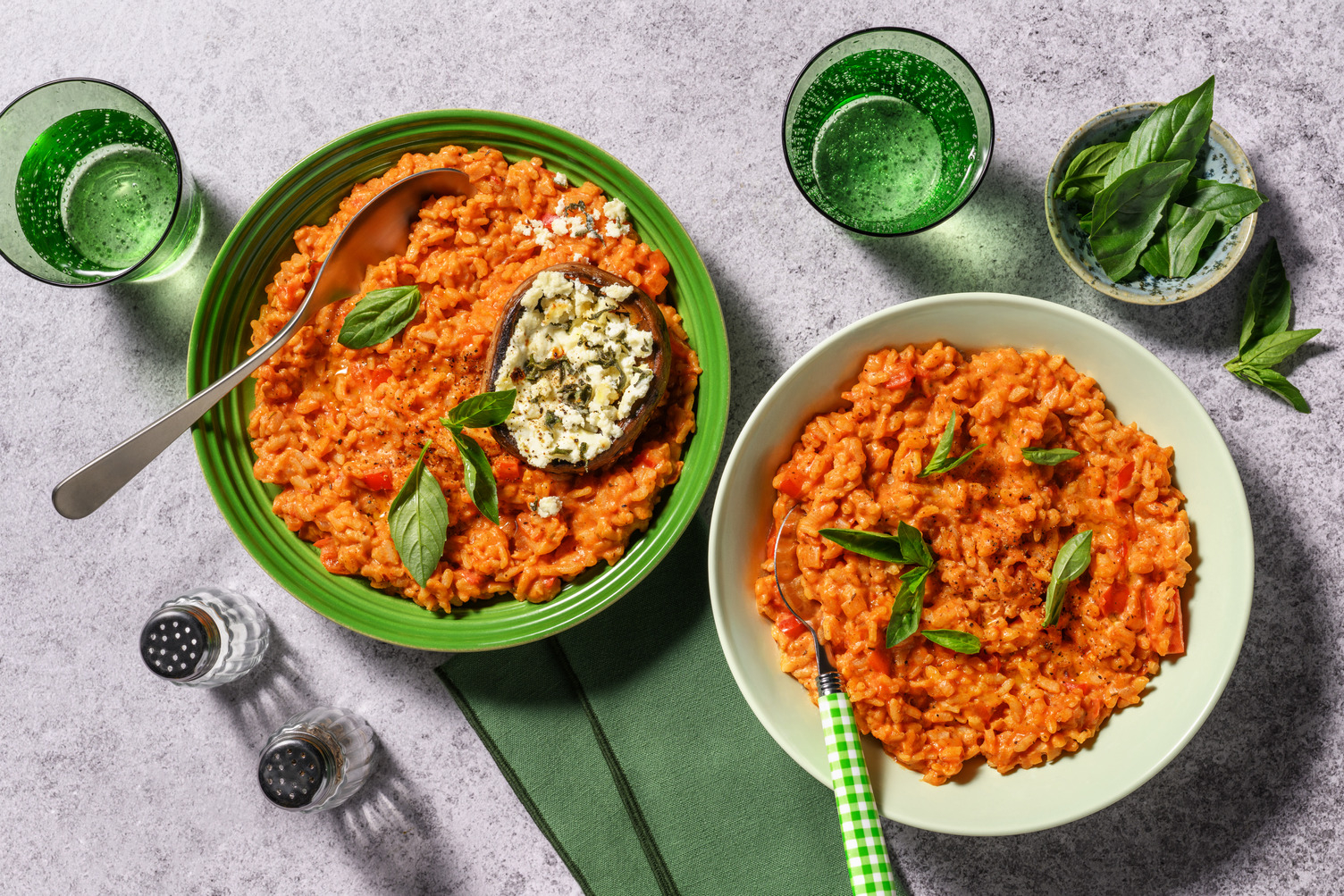 Kindvriendelijke tomatenrisotto met vers basilicum