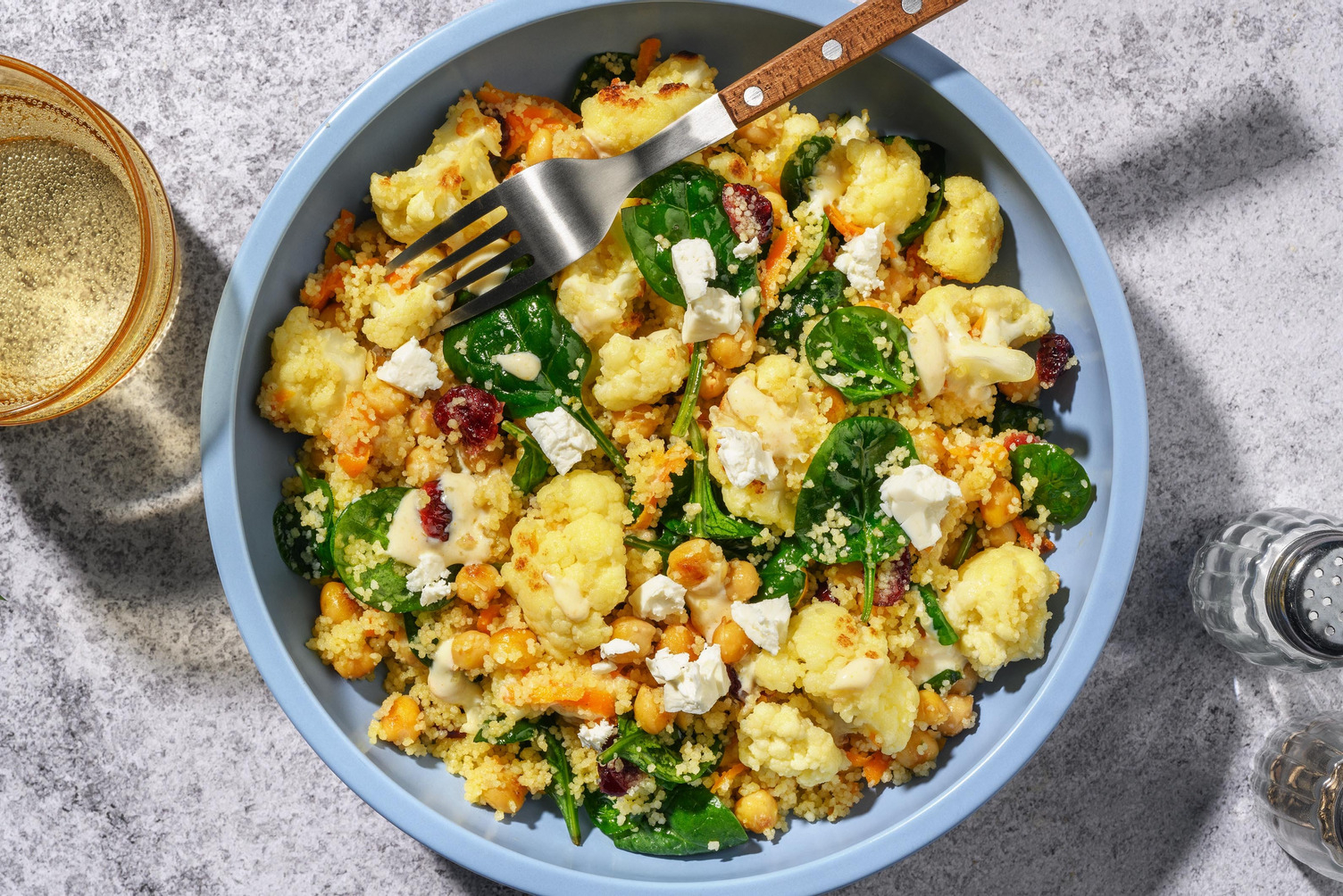 Warmer Blumenkohl-Karotten-Salat mit Bio-Feta