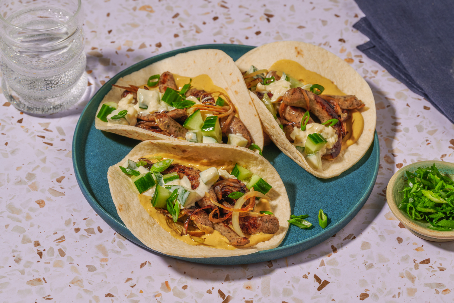Tacos mit Nürnberger Würstchen-Zwiebel-Füllung