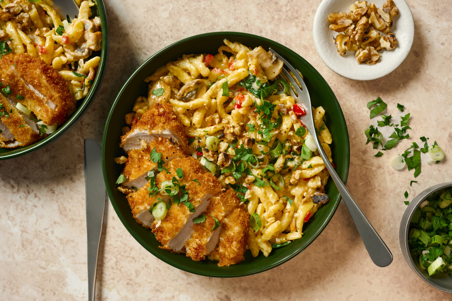 Spinat-Spätzle-Pfanne mit Hähnchenschnitzel