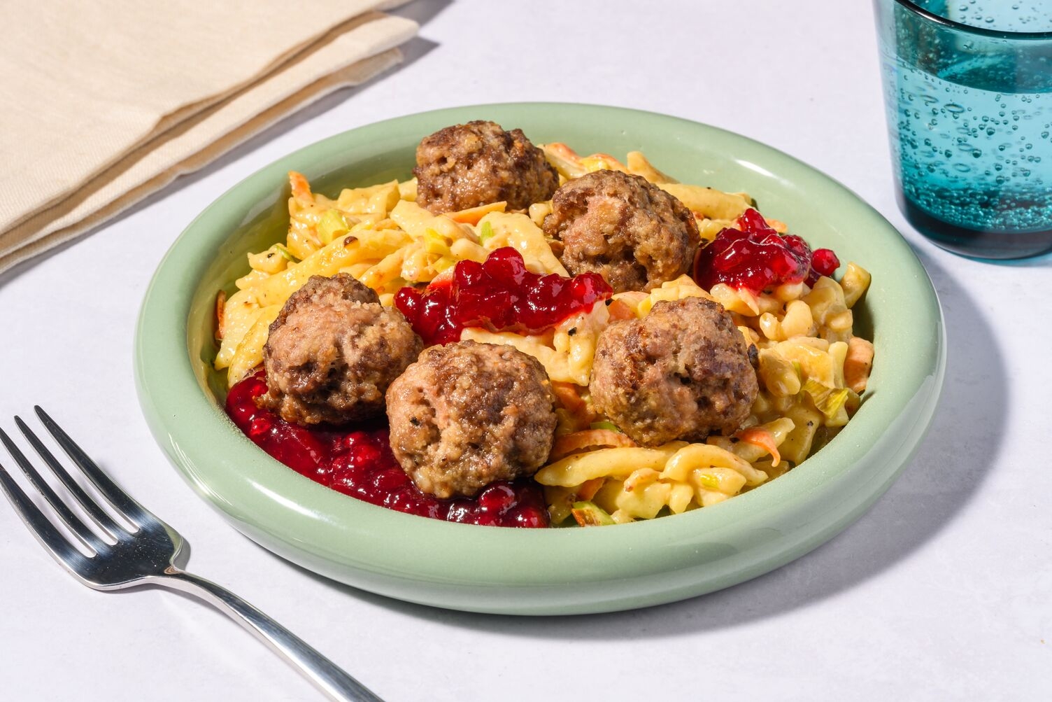 Köttbullar mit Wildpreiselbeerenmarmelade