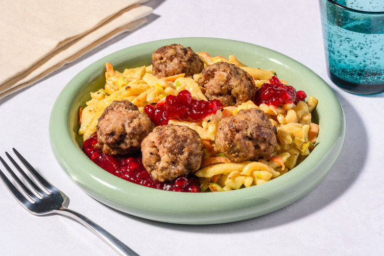 Bio-Köttbullar mit frischen Eierspätzle