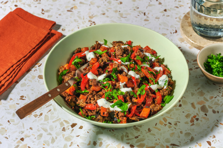Zoete aardappel met yoghurtsaus en veggie gehakt