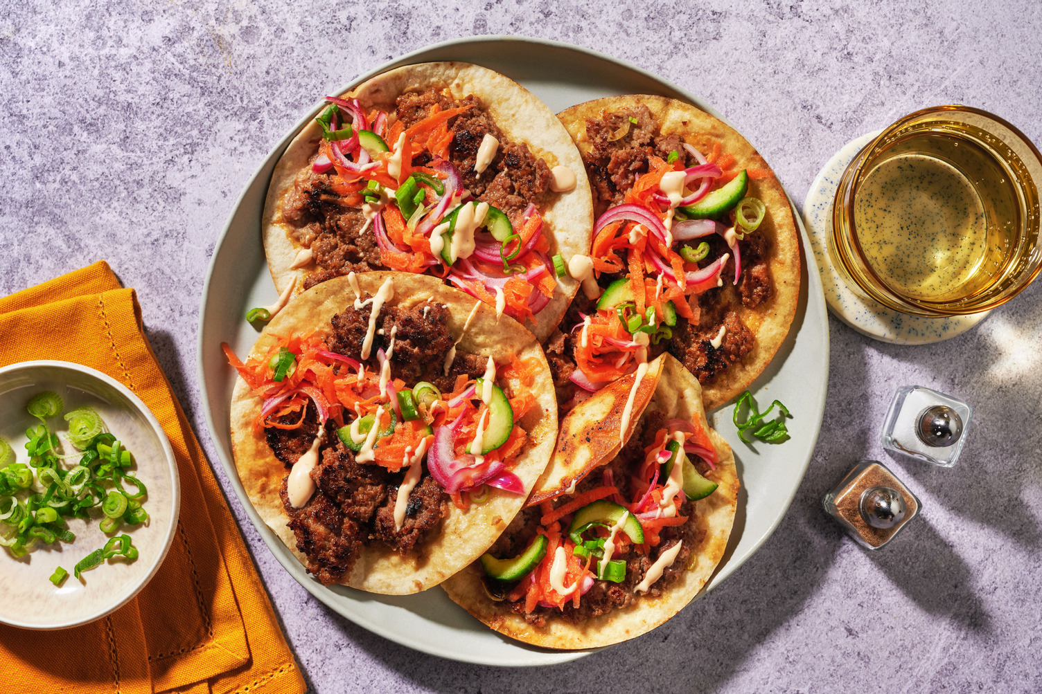 Dumpling-Tacos mit würzigem Hackfleisch