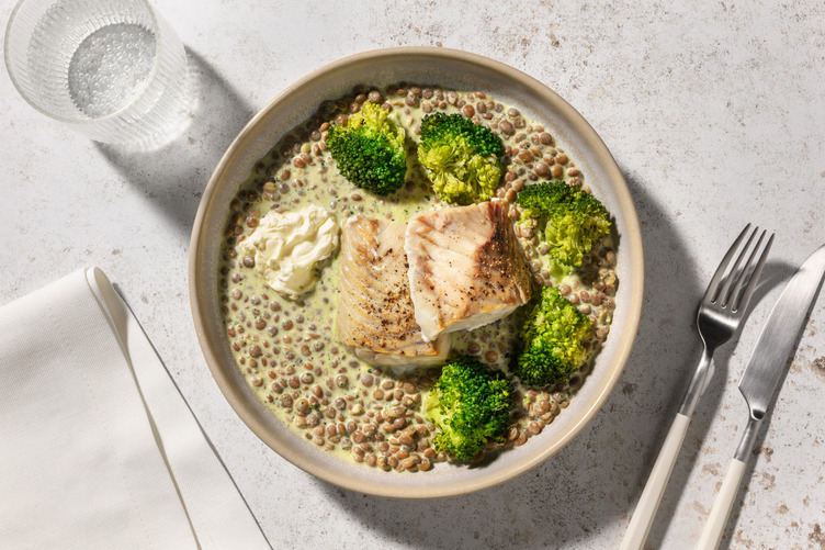 Seelachs auf sahnigem Linsengemüse