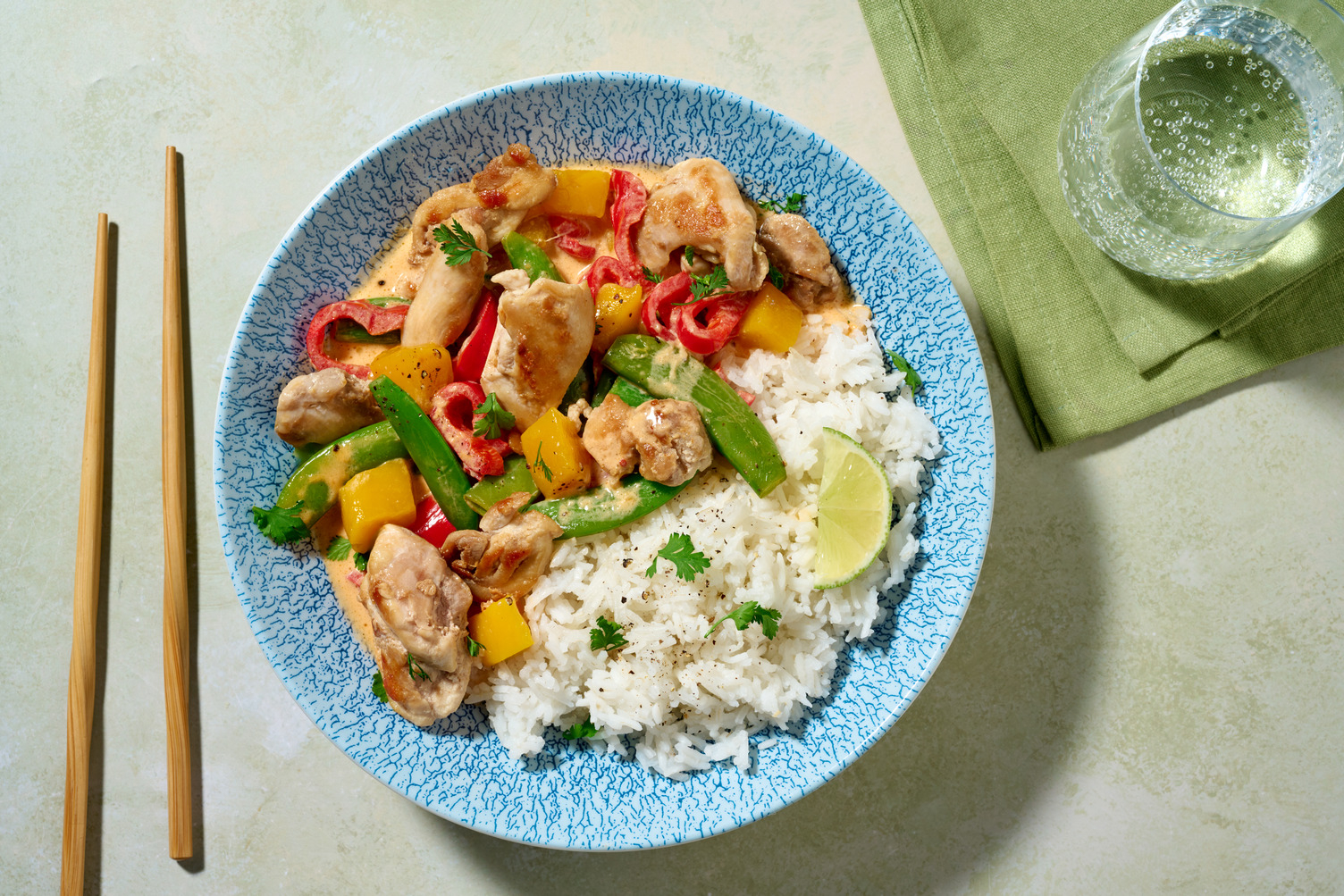 Tropische curry met kip, mango, kokos en limoen