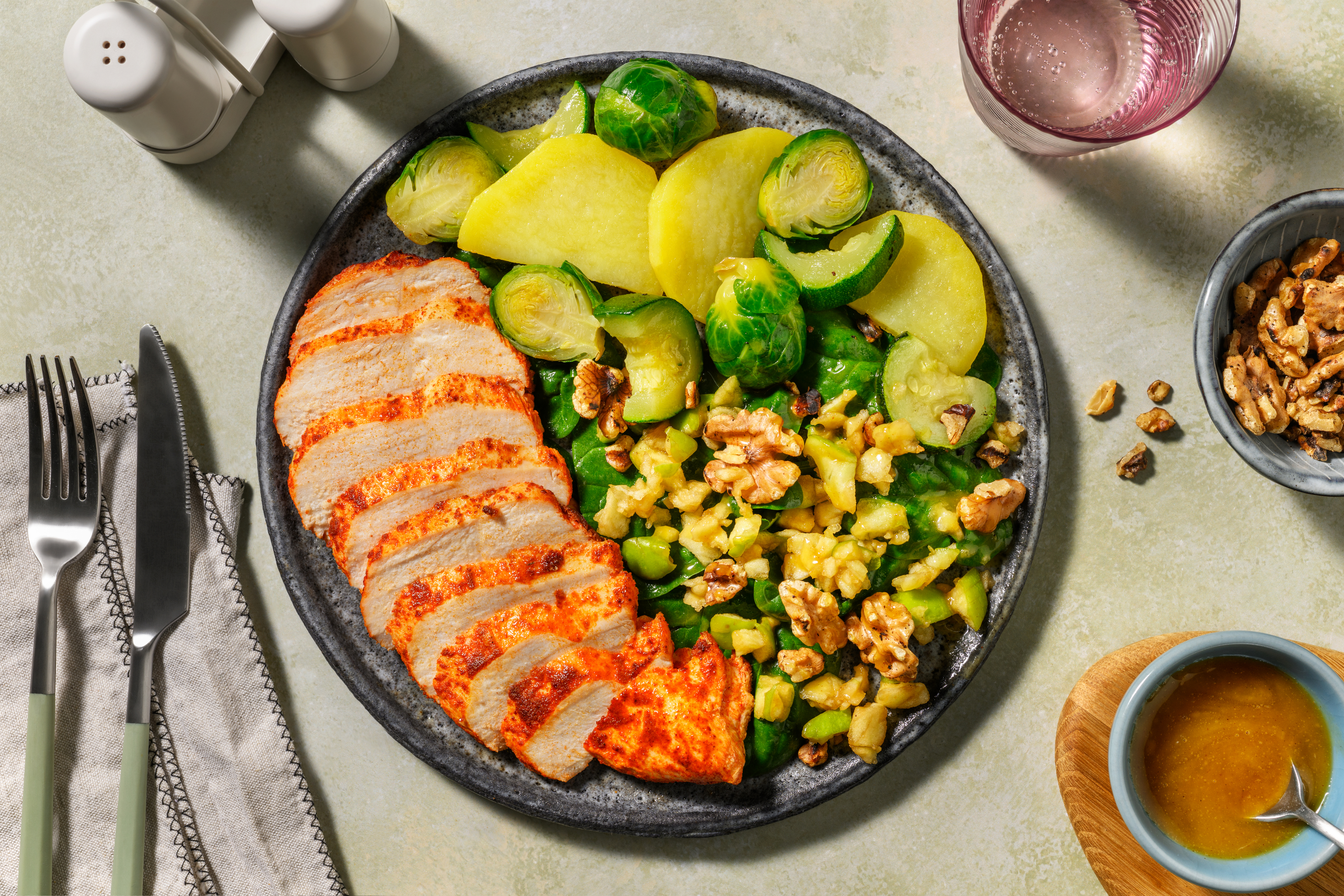 Piri-Piri-Poulet mit Rosenkohl-Zucchetti-Gemüse