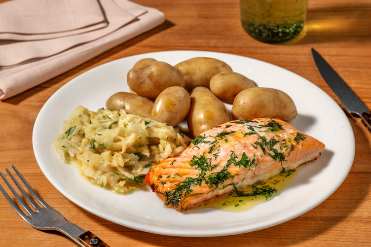 Zarter Lachs aus dem Ofen mit Rosmarin-Kartoffeln