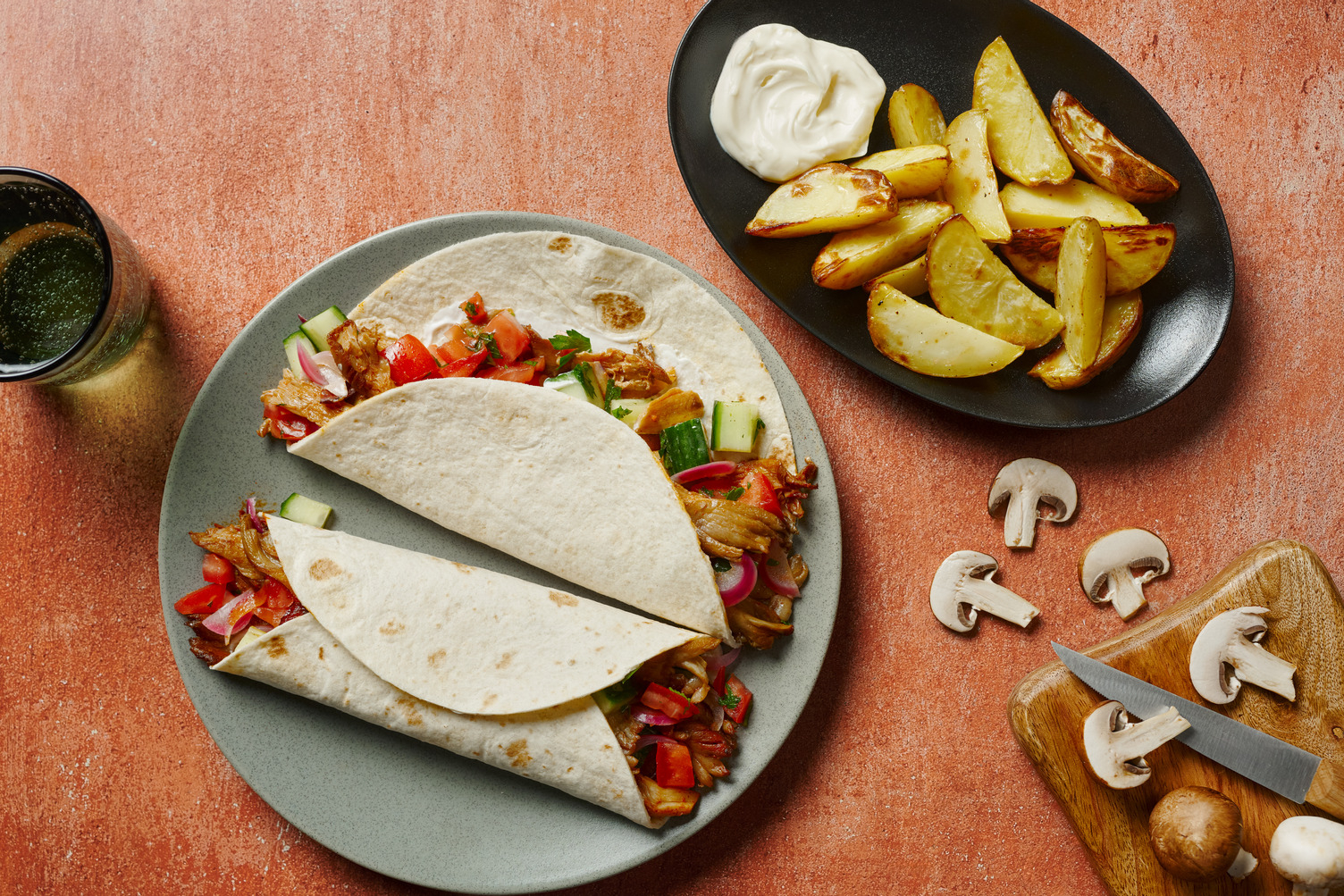 Austernpilz-Wraps mit Knoblauch-Minz-Dip