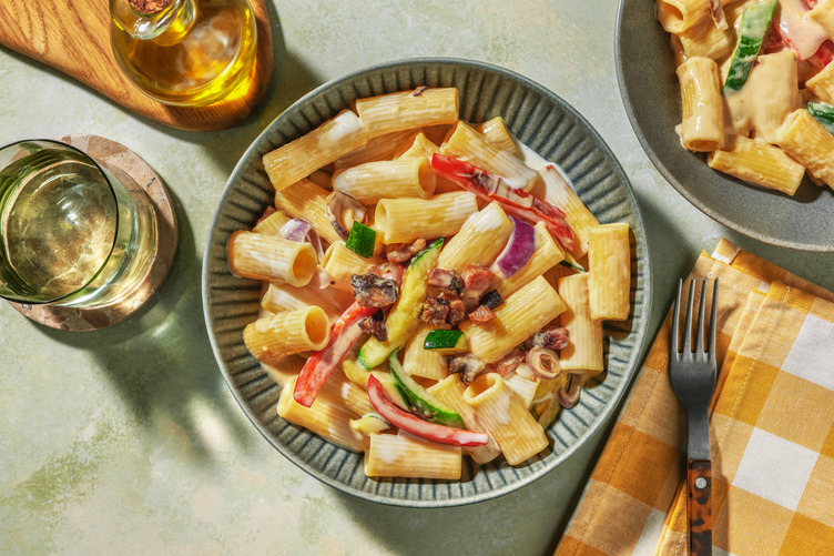 Guanciale auf Rigatoni nach Cacio e Pepe Art