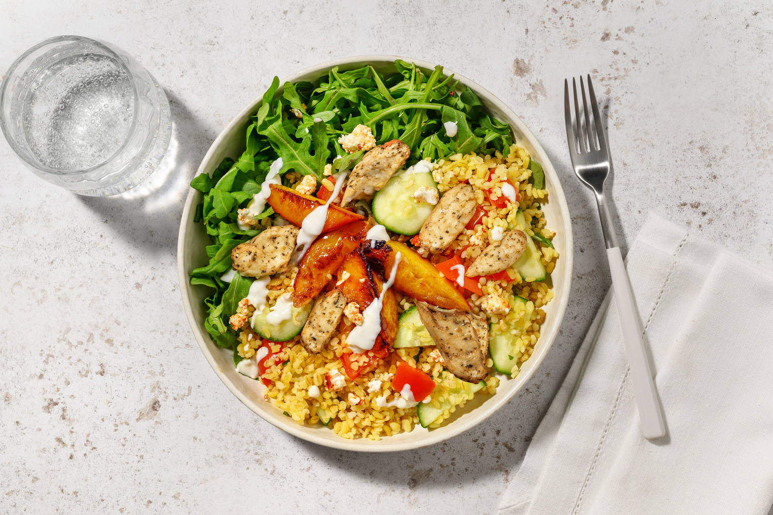 Bulgursalat mit Nektarinen & extra Hähnchen