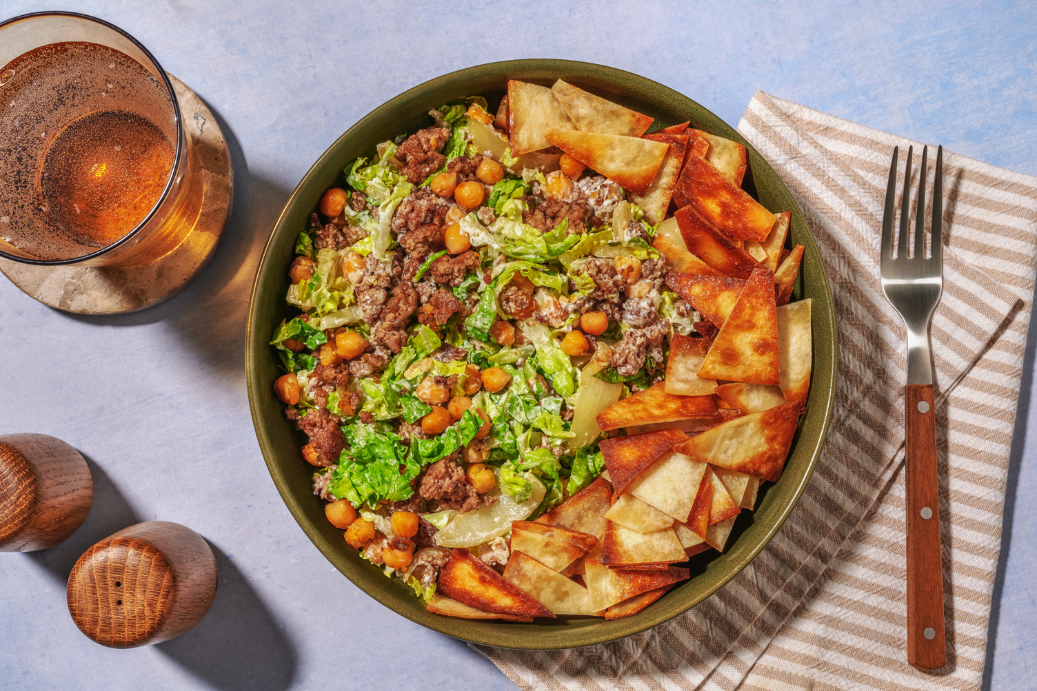 Salat mit Bio-Rinderhack & Taco-Chips