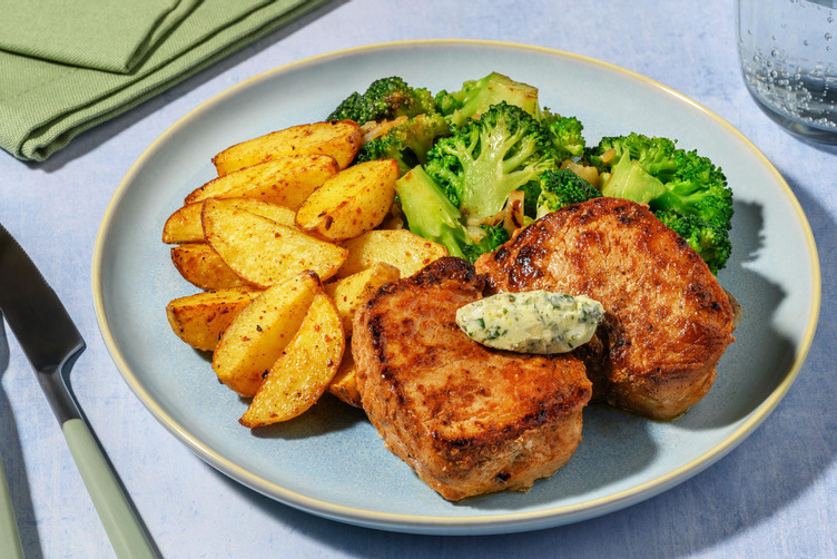 Bio-Schweinefilet mit Brokkoli und Kartoffelecken