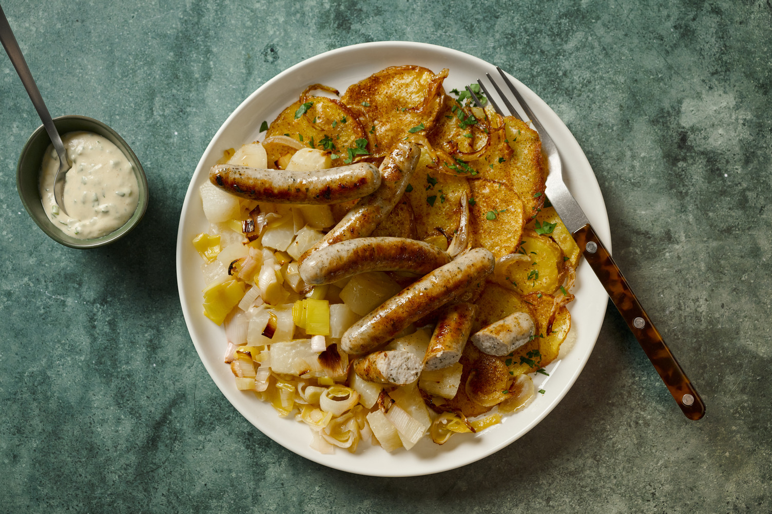 Nürnberger Würstchen auf Porree-Kohlrabigemüse