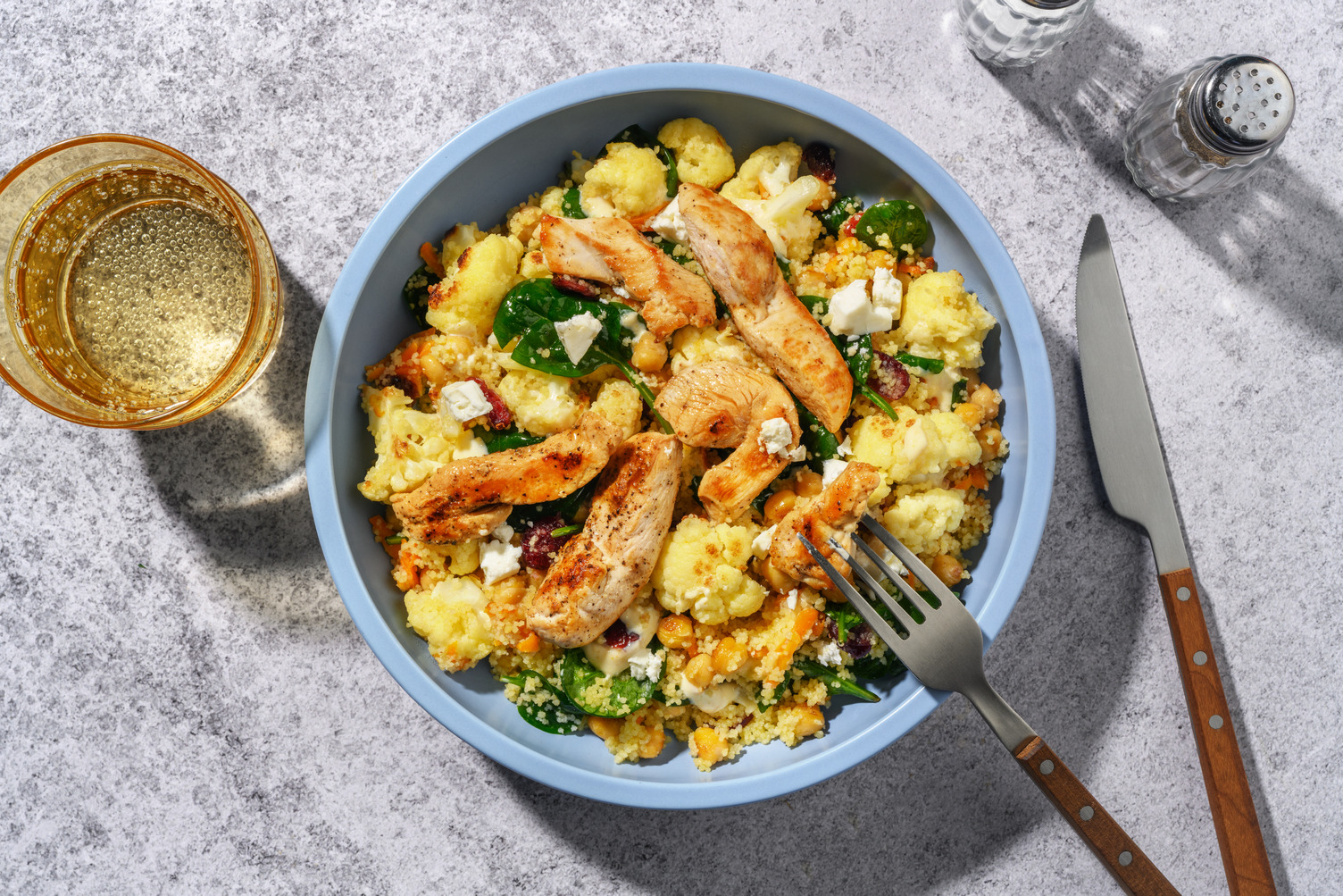 Blumenkohl-Karotten-Salat mit Bio-Hähnchen