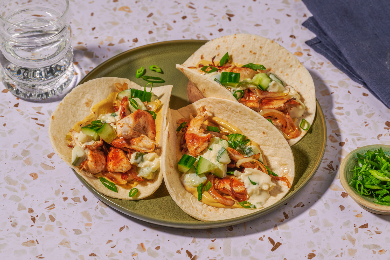 Tacos mit Hähnchen-Zwiebel-Füllung