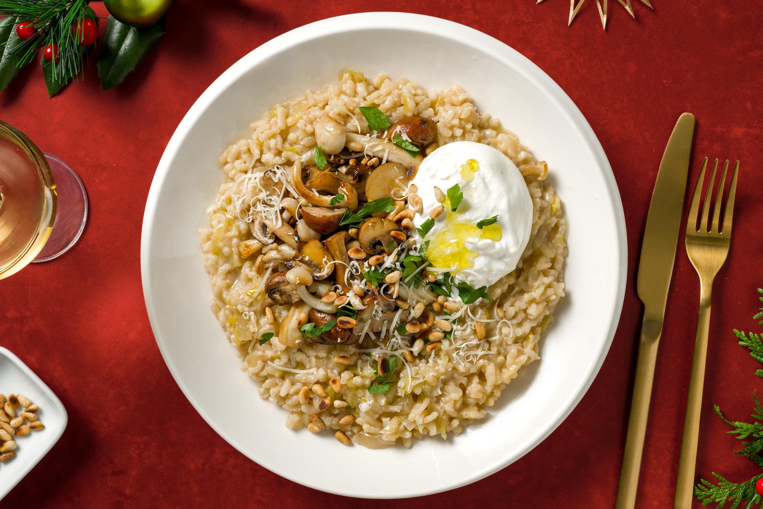 Risotto aux champignons parfumé à la truffe, burrata & pignons de pin