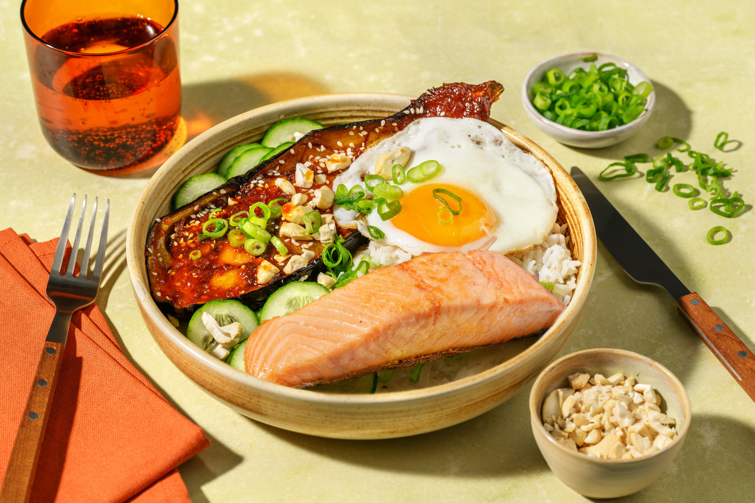 Japanische Aubergine mit Miso-Glasur & Lachs