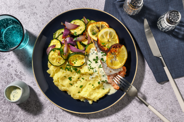 Zitroniger Lachs mit Kerbelsoße