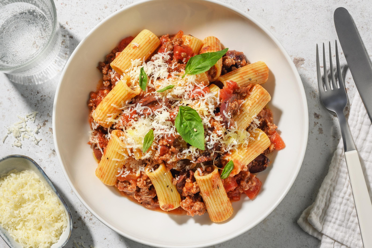 Pasta in Bio-Rinderhack-Tomatensoße