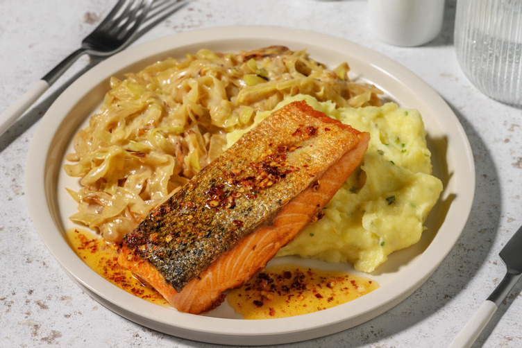 Lachsfilet mit Spitzkohlrahm