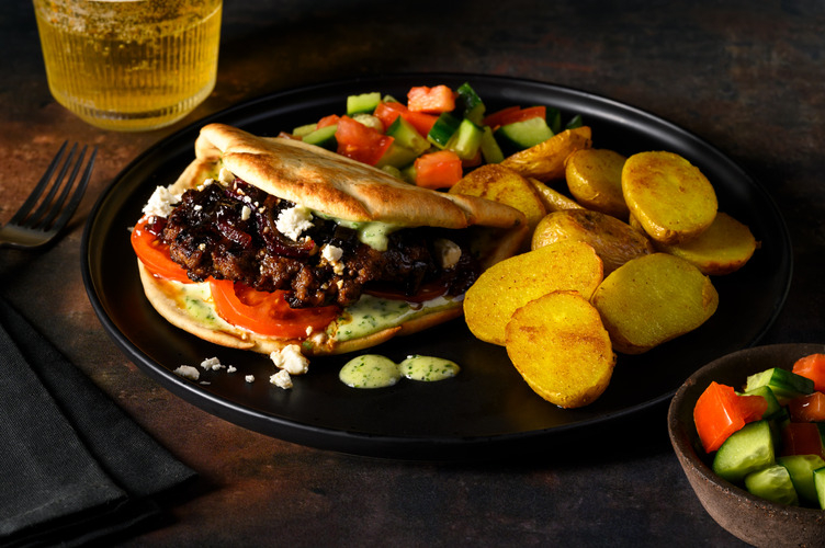 Pikante naanwich met biologische burger