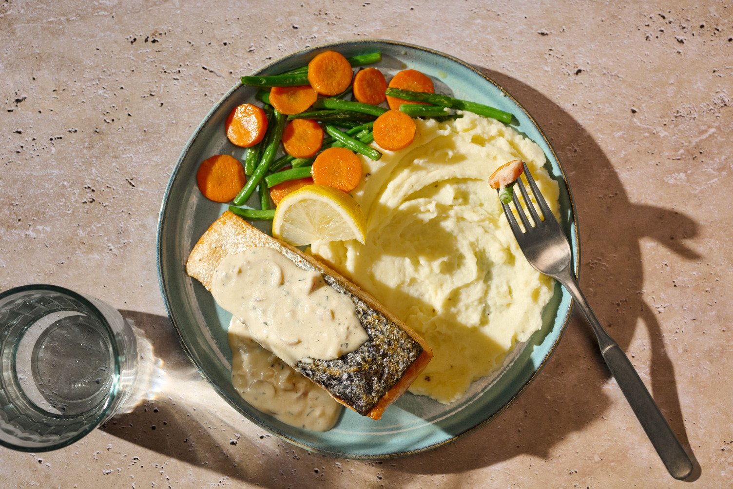 Lachsfilet in Estragon-Senf-Soße