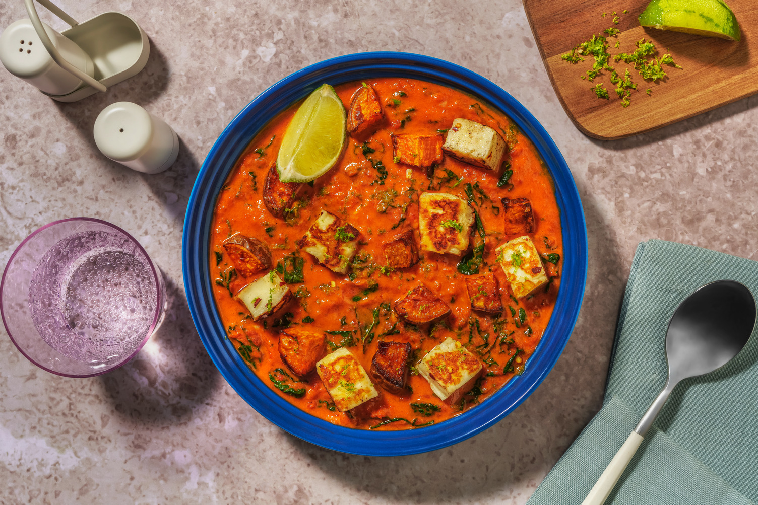 Ingwer-Süßkartoffel-Eintopf mit Bio-Halloumi