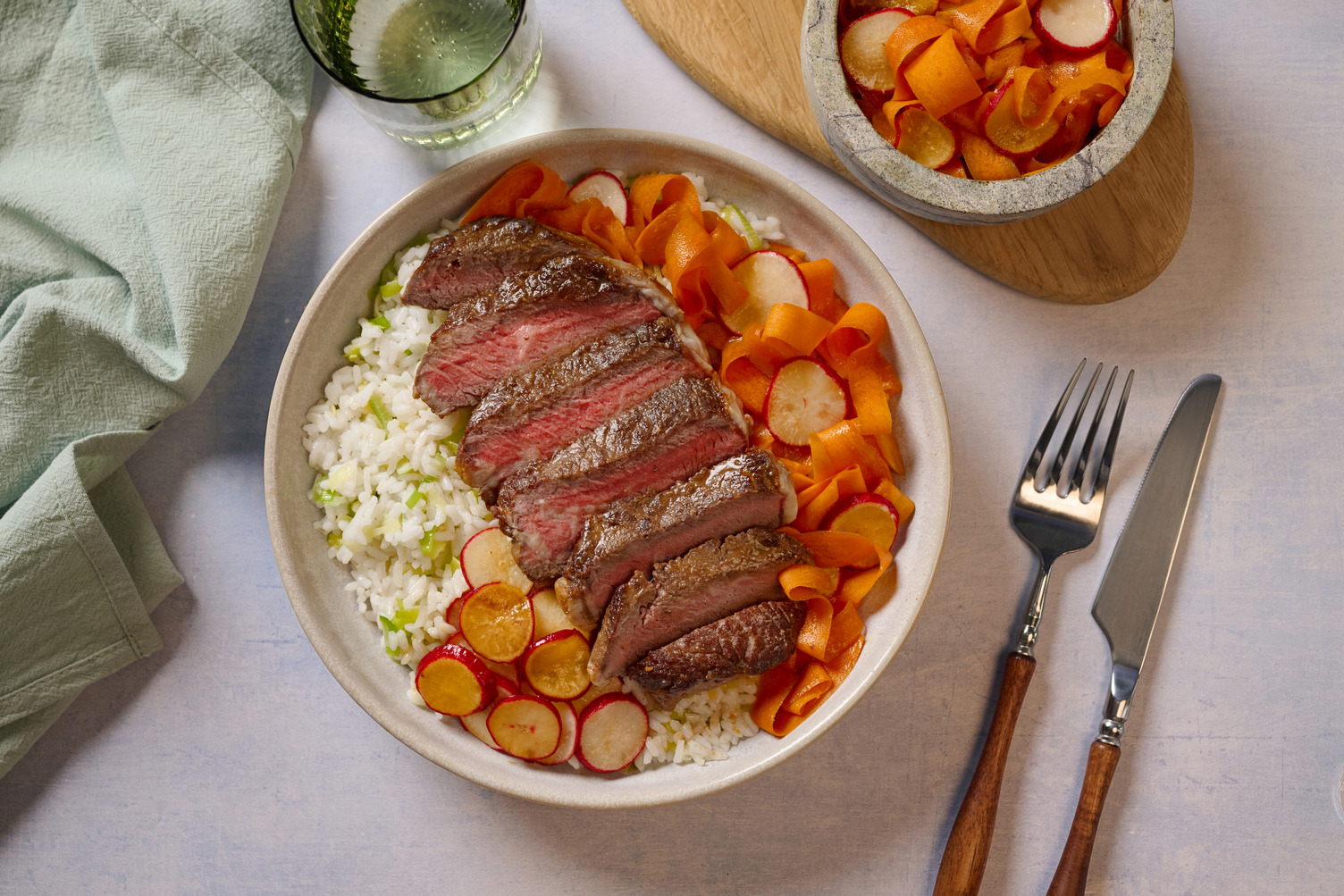 Miso Bio-Roastbeef auf Sushi-Sesam-Reis