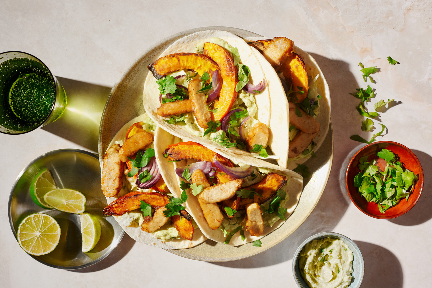 Tacos mit Kürbisgemüse und vegane Filetstreifen