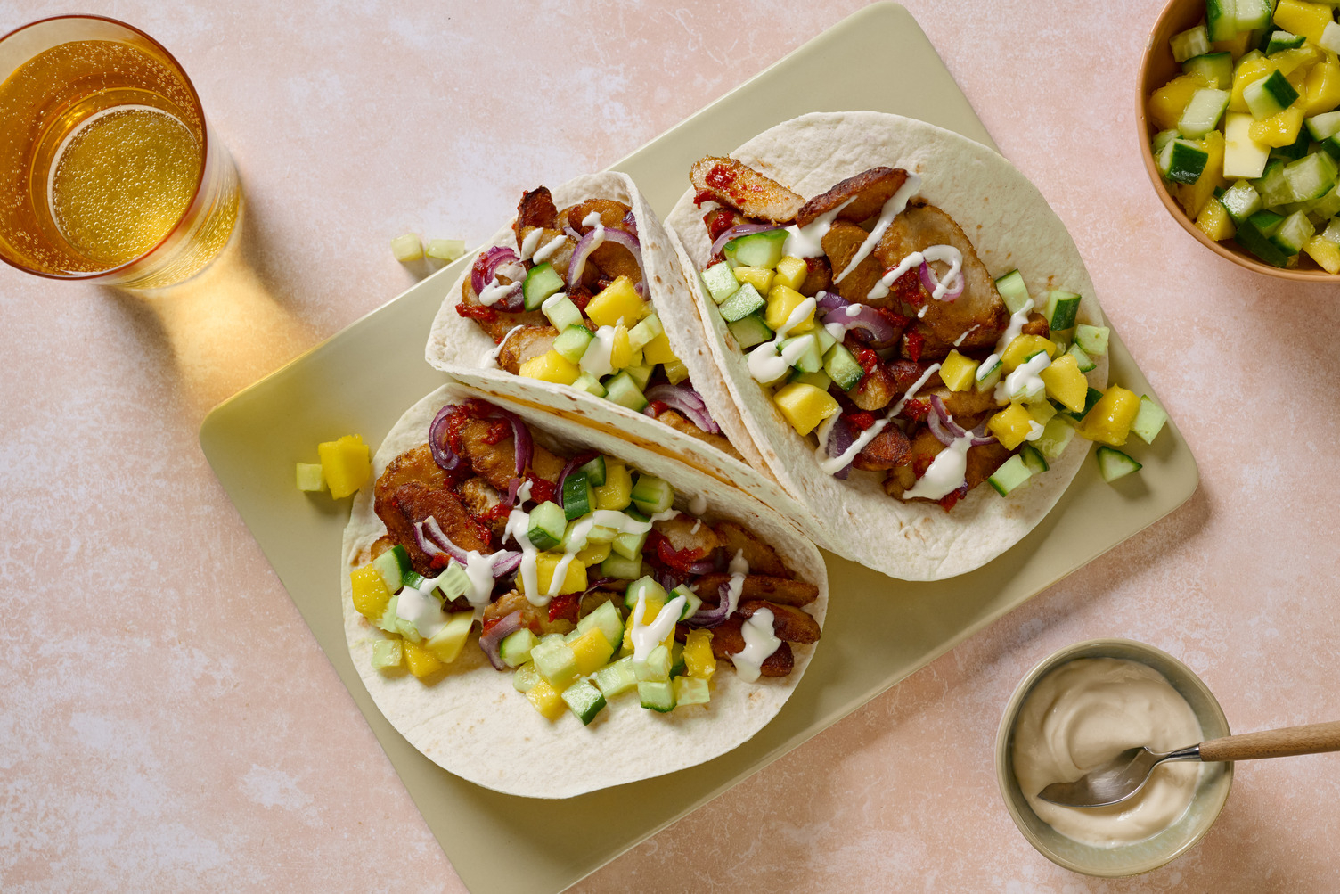 Tacos mit veganen Filetstücken & Mango-Salsa