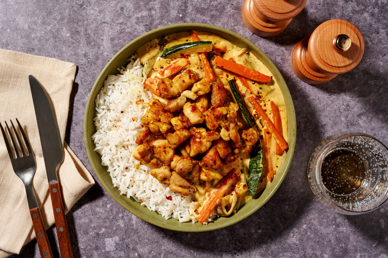 Bio-Hähnchenschenkel mit Curry-Chili-Butter