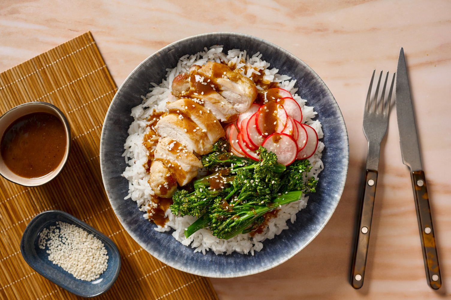 Bio-Hähnchenschenkel mit Hoisin-Glasur