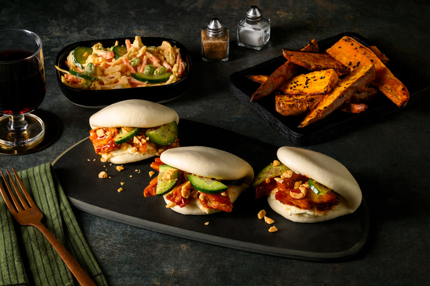 Tamarind and Maple Glazed Meat-Free Chicken Bao