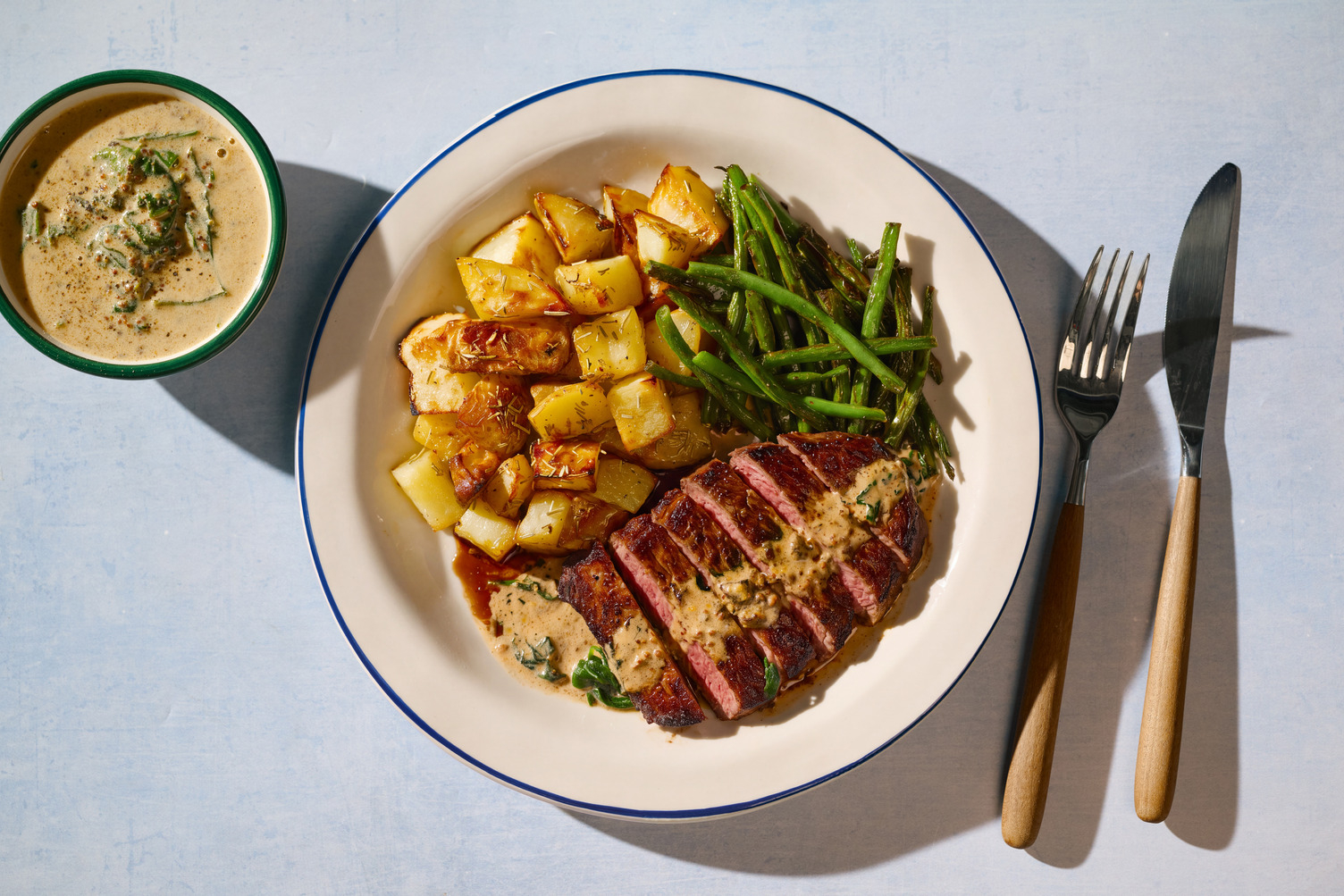 Pan-Fried Rump Steak in Creamy Mustard Sauce