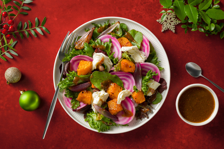Winterlicher Salat mit Büffelmozzarella