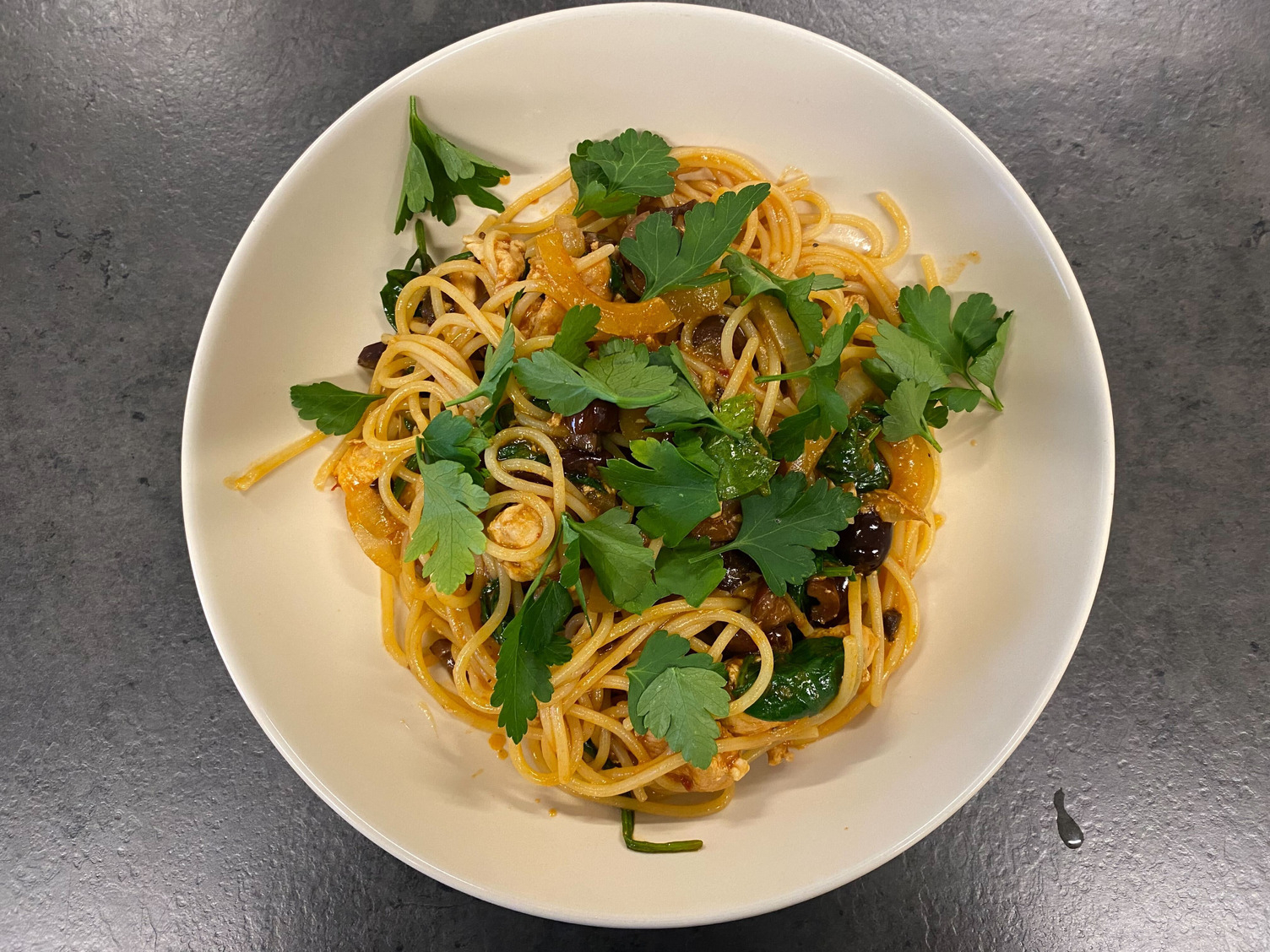 Chicken spaghetti puttanesca