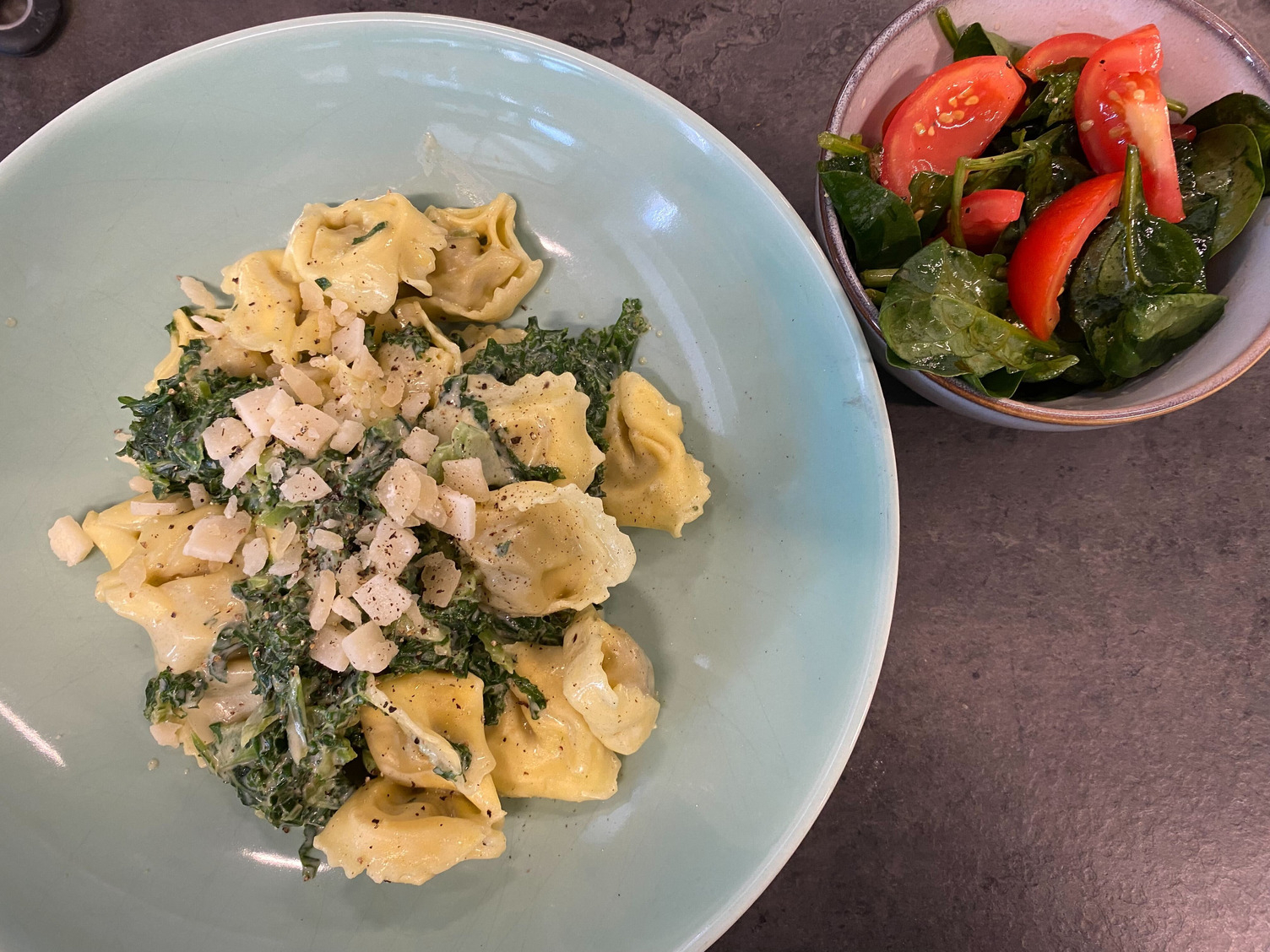 Creamy kale tortelloni