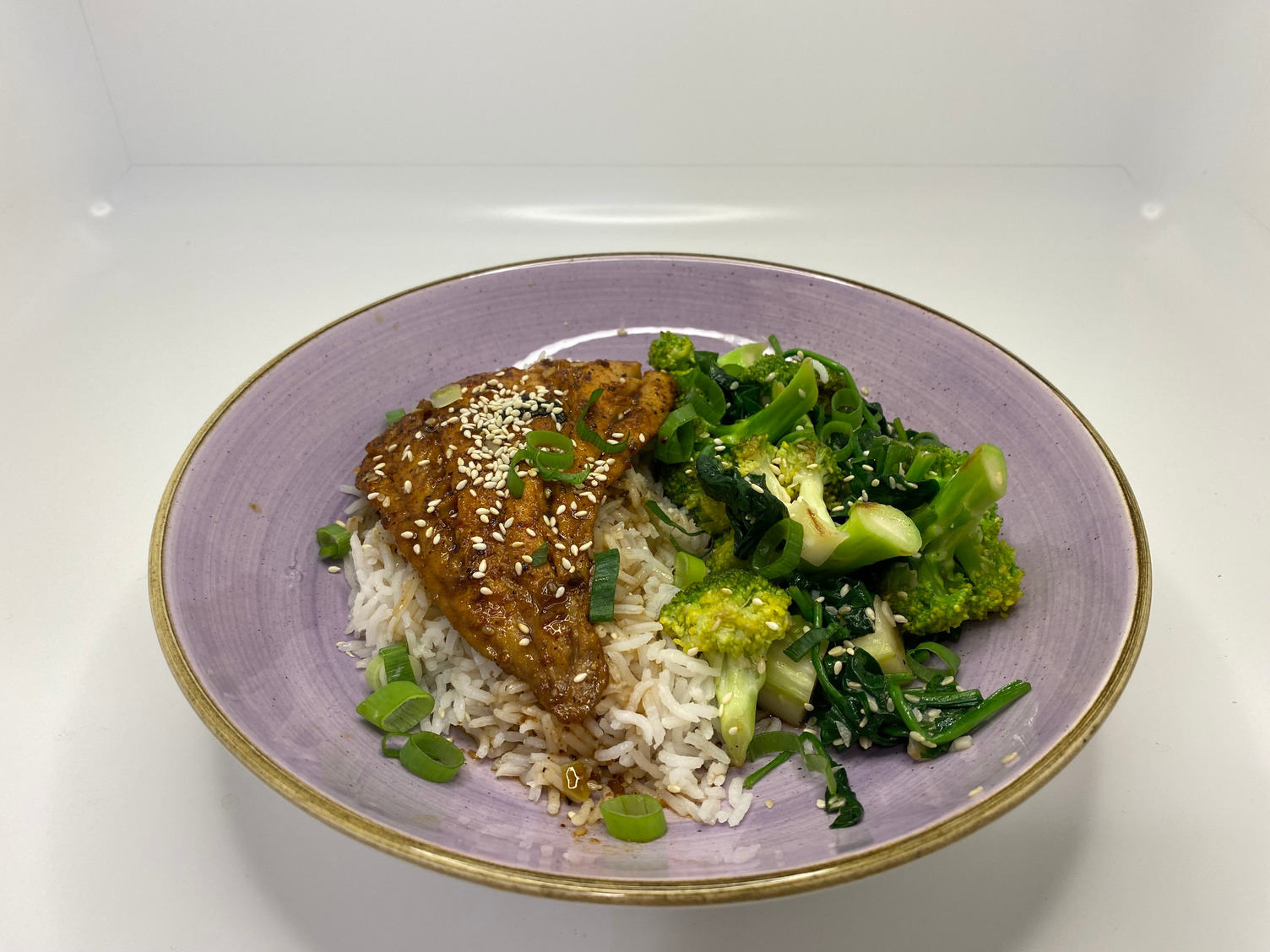 Koreanische süße Soja-Fisch-Bowl