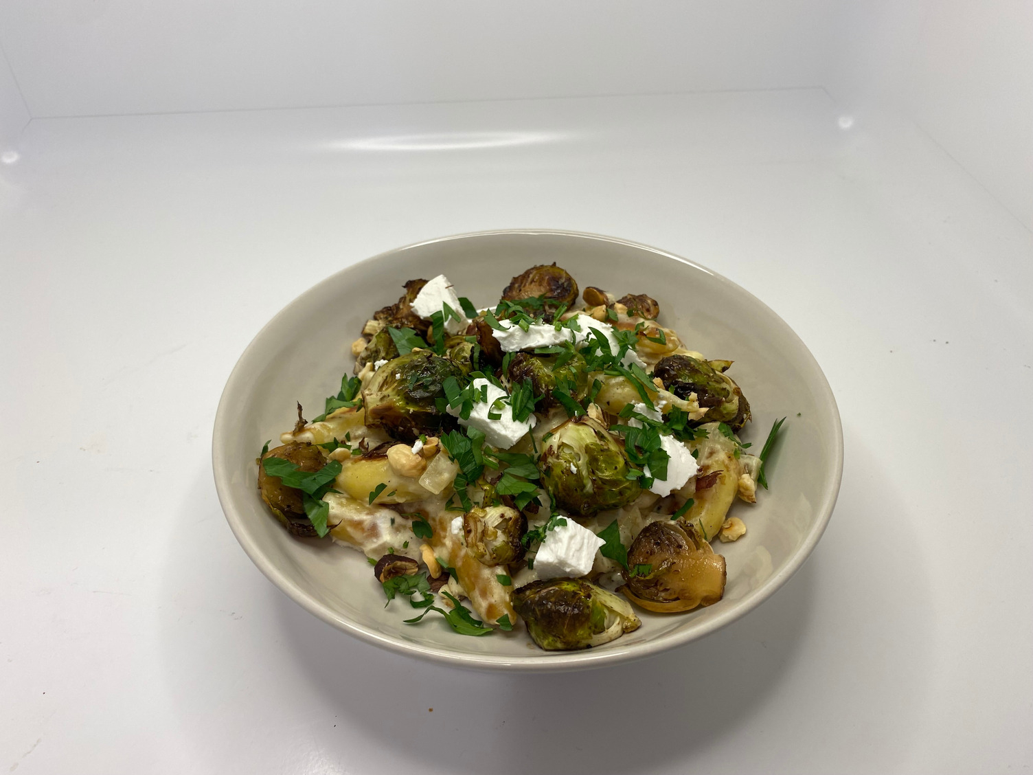 Schupfnudeln mit knusprigem Rosenkohl