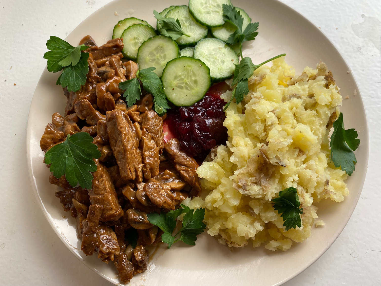 Pulled beans in creamy mushroom sauce