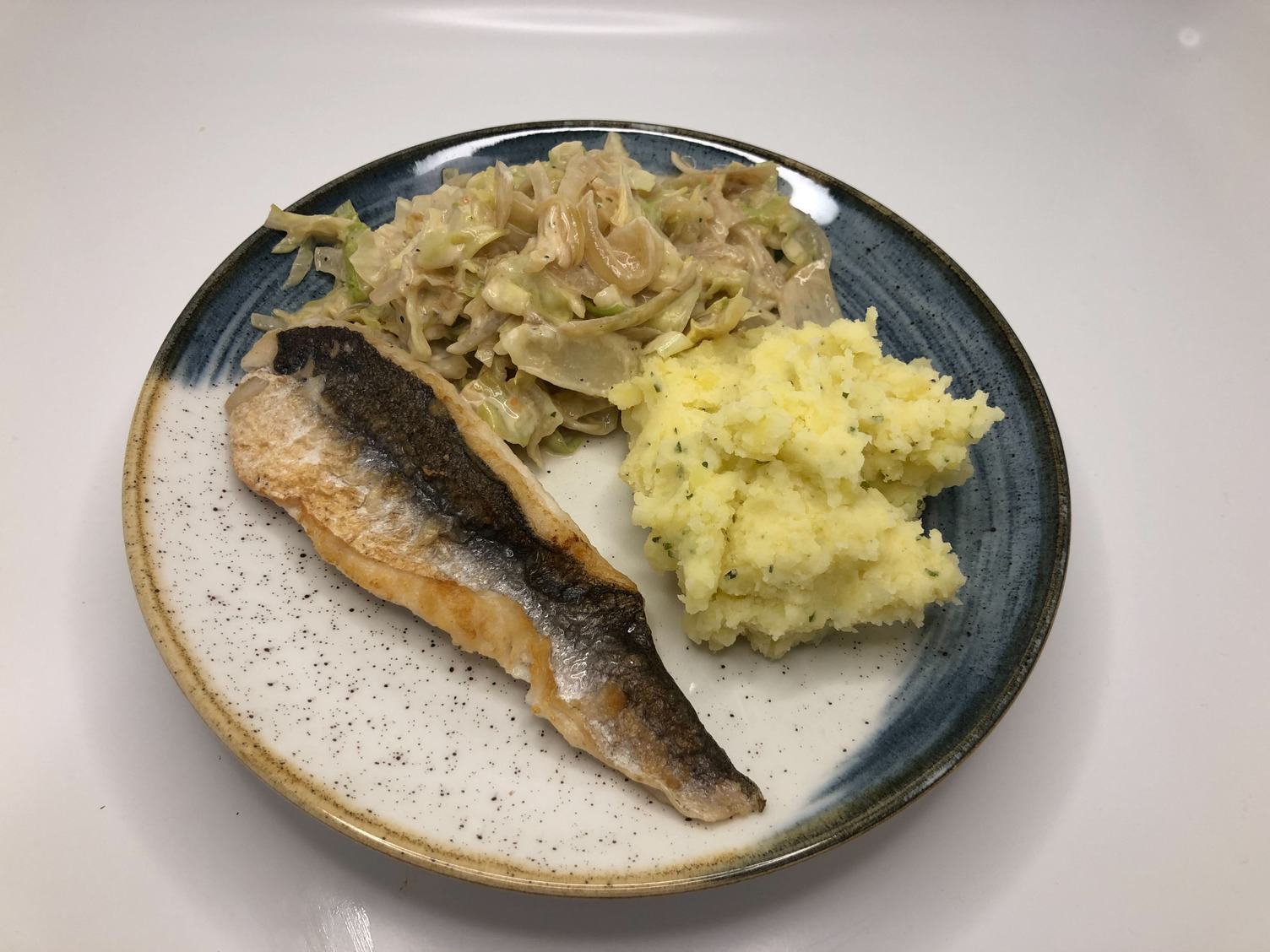 Fischfilet mit Spitzkohlrahm
