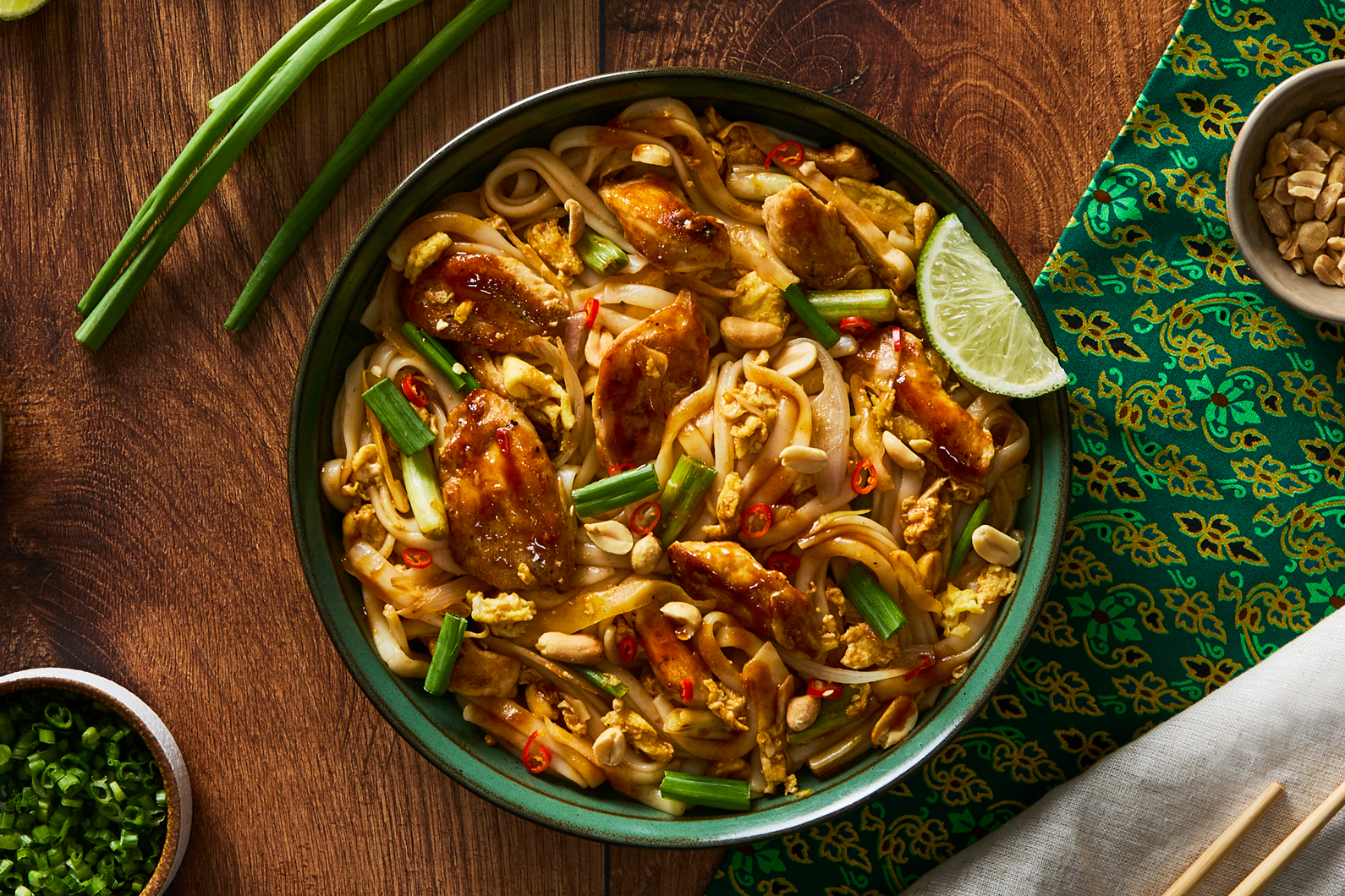 Pad thaï aux hauts de cuisse de poulet