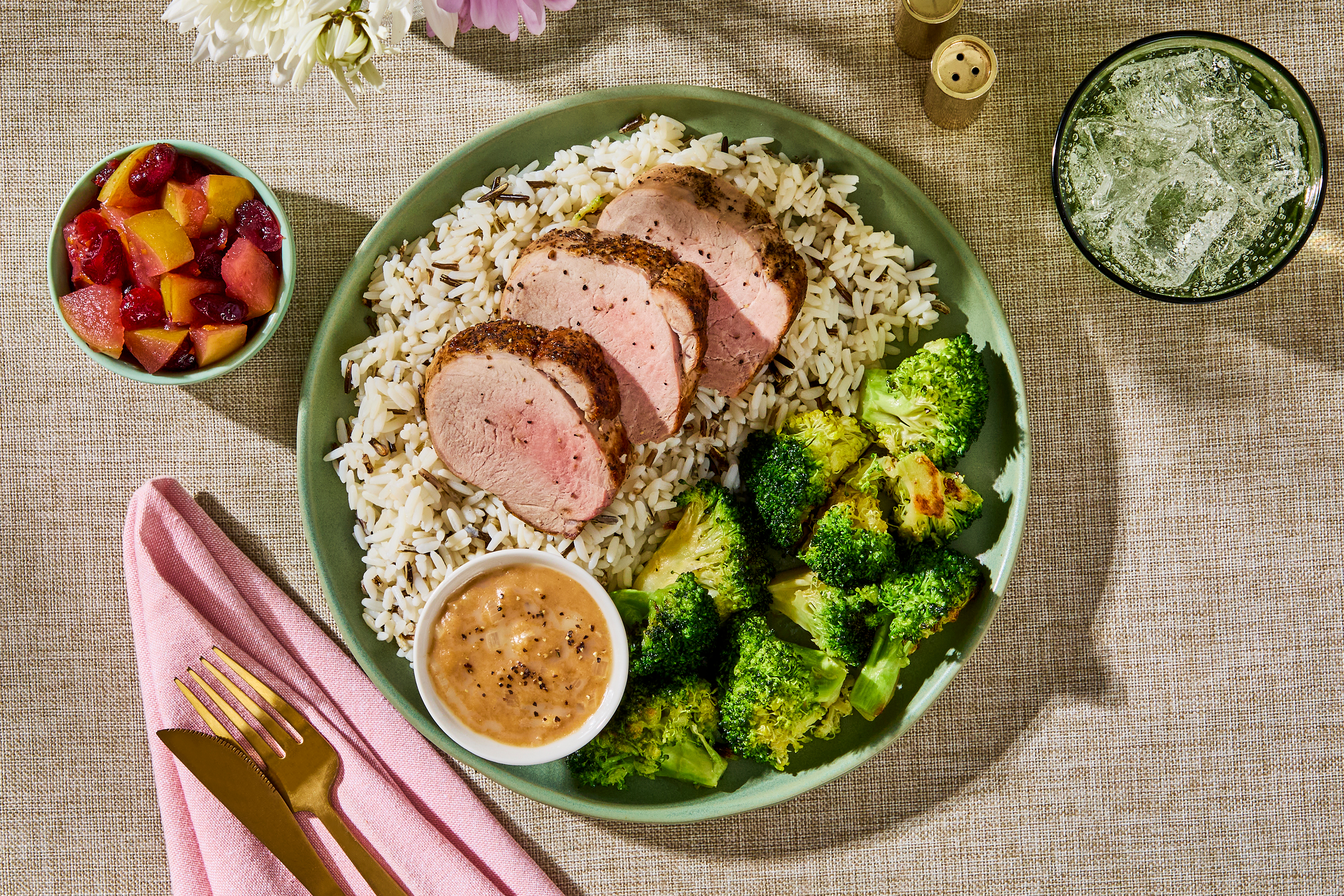 Poitrines de poulet et chutney pommes-canneberges maison