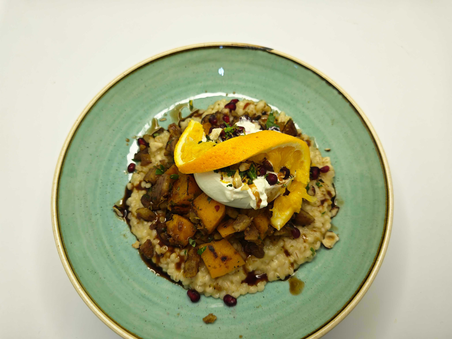 Graupen-Orangen-Risotto mit Maronen und Burrata